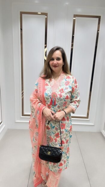 Beautiful Floral Printed 3-Piece Set With Colorful Blossoms In Various Hues