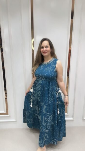 Casual Gown With Tassel In Teal Blue Shade