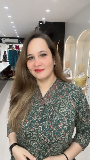 Beautiful Kurti In Rich Green Base On Pure Cotton
