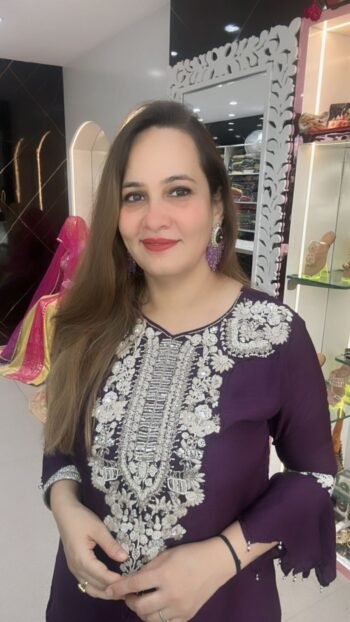 Desingener three piece suit in pure dola silk
