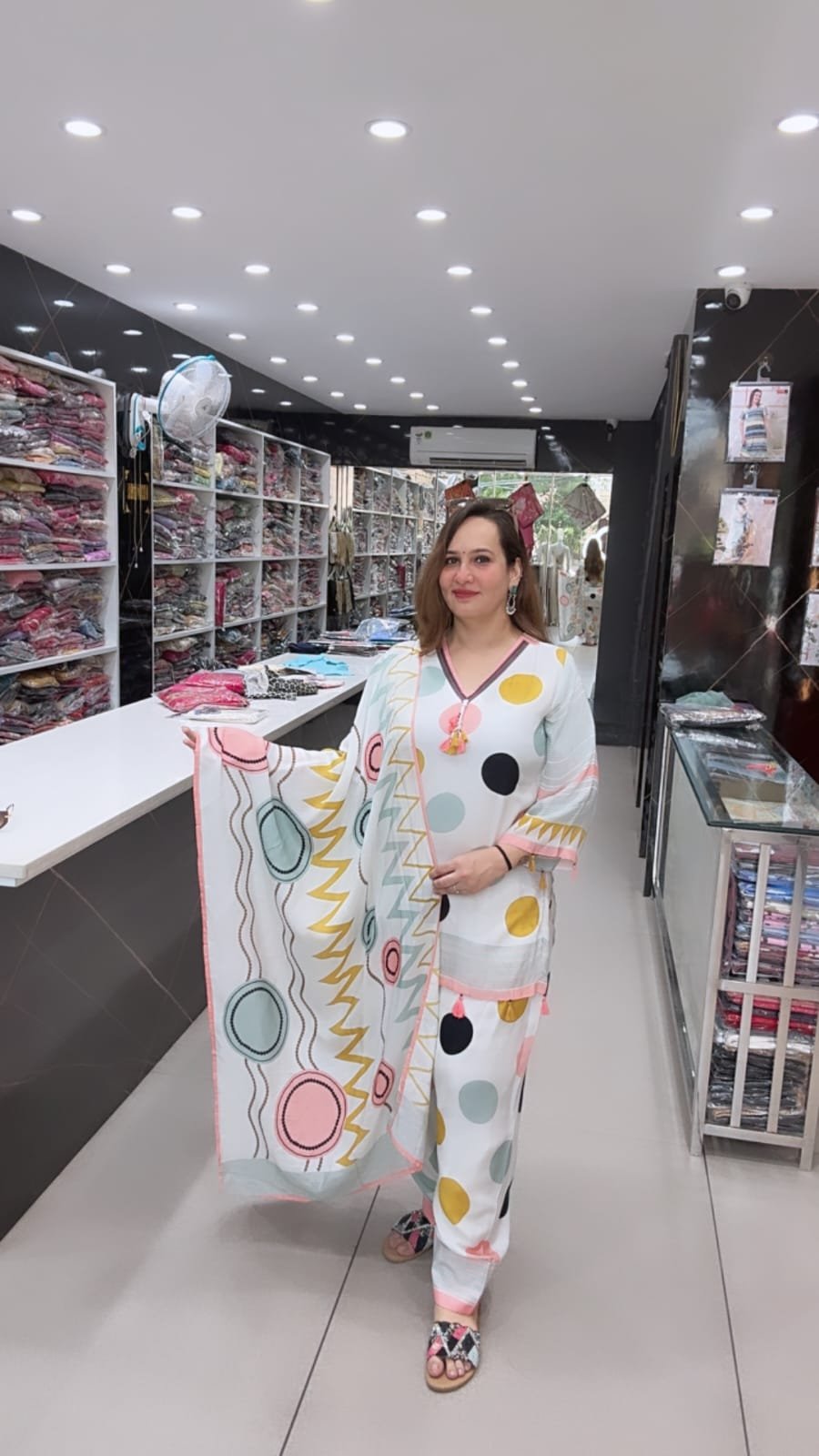 Designer Multicolor Abstract Print Straight Suit Set For Women - Richa's Fashion Designer Multicolor Abstract Print Straight Suit Set For Women - Richa's Fashion