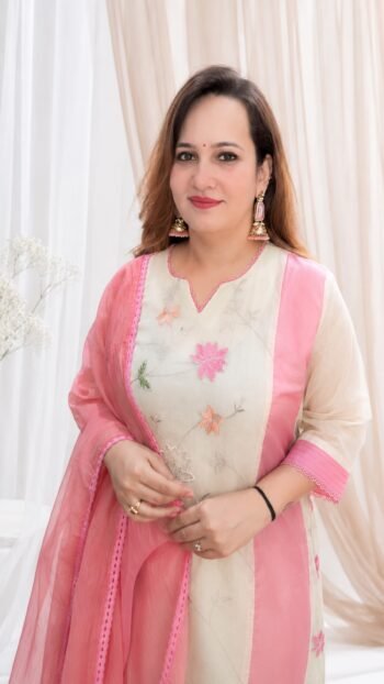 Floral Embroidered Straight Kurta Pant Set with Pink Dupatta - Richa's Fashion